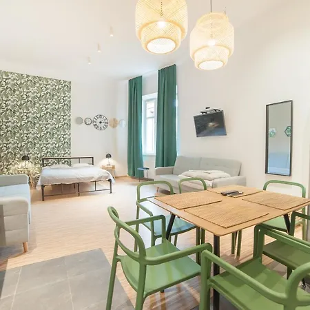 Dizzy Daisy Downtown Apartments Krakow Exterior photo